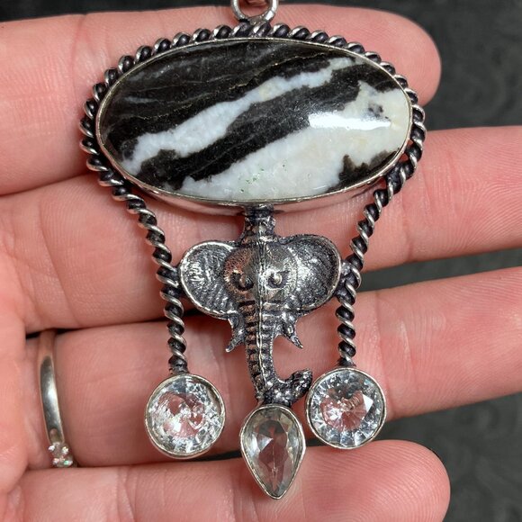 Zebra Jasper and Elephant Pendant Stone Crystal Jewelry - Picture 4 of 7